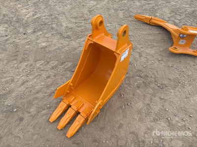 2026 GIYI 12 in Digging Excavator Bucket - Fits Cat 305 (Unused)