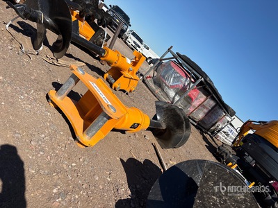 2026 GIYI 32 in Excavator Auger - Fits Cat 305 (Unused)