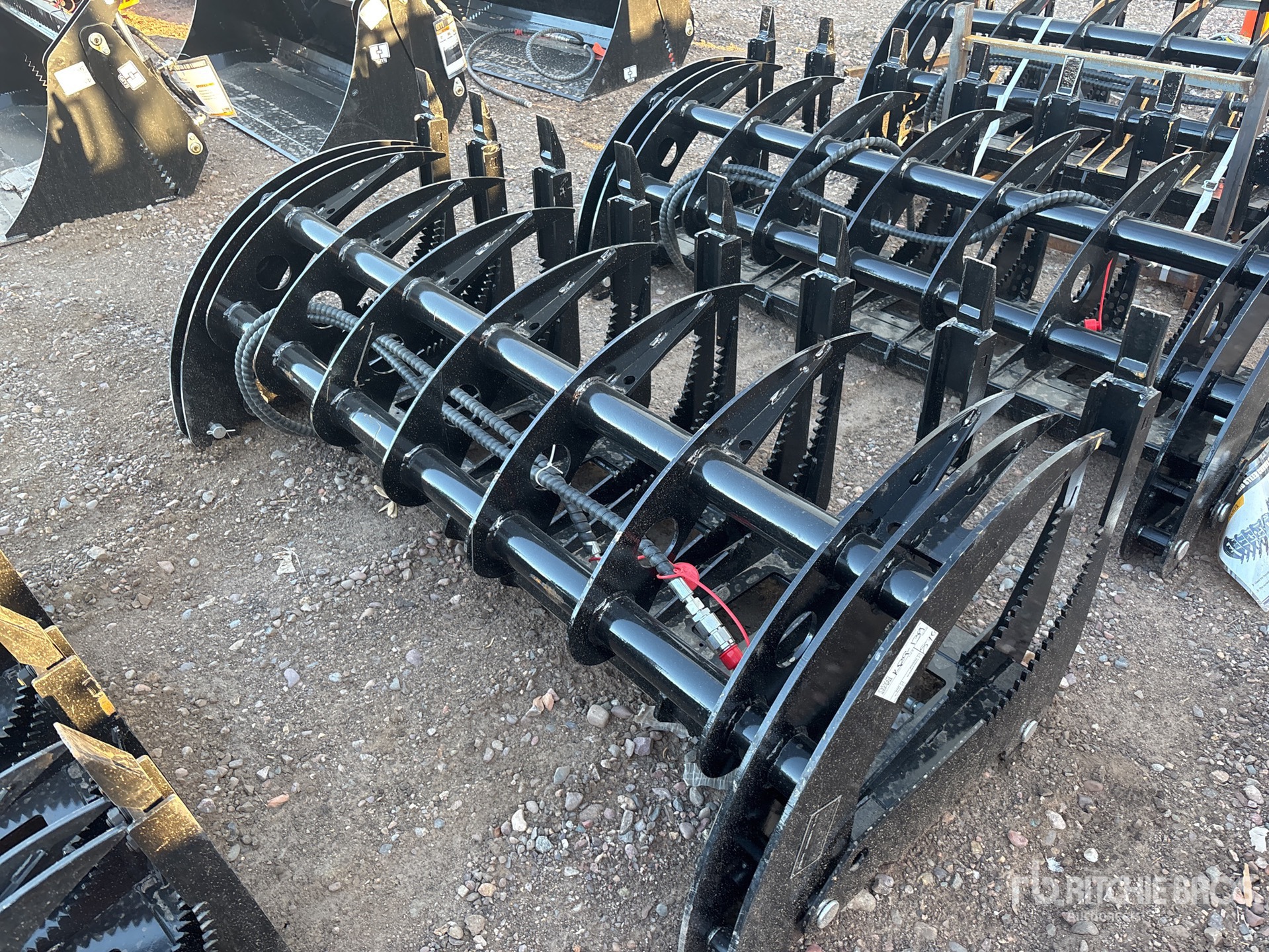 2026 GIYI GY-CLG72 72 in Skeleton Skid Steer Grapple (Unused)