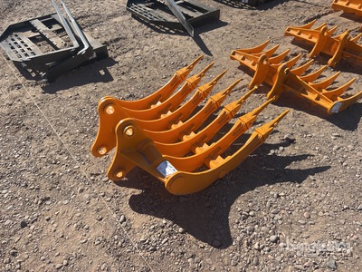 2026 GIYI 32 in Excavator Rake - Fits Cat 305 (Unused)