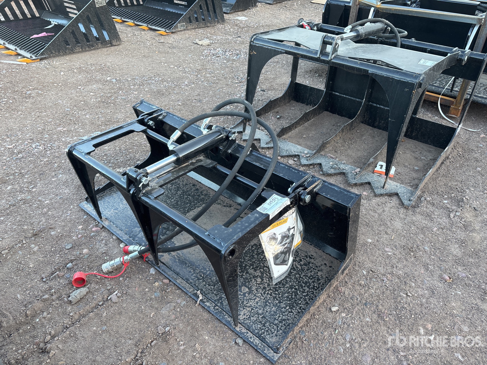 2026 GIYI GY-X PG44 44 in Plate Grabber Mini Skid Steer Grapple (Unused)