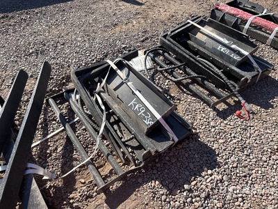 2026 GIYI GY-CYHC Mini Skid Steer Forks (Unused)