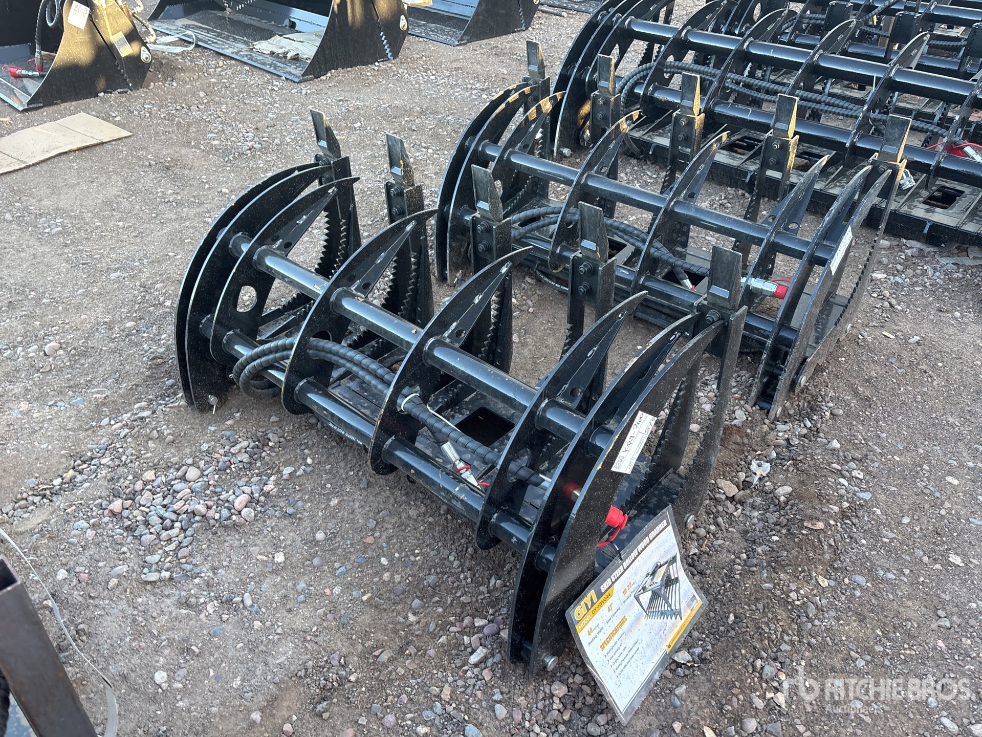 2026 GIYI GY-MCLG60 44 in Log Mini Skid Steer Grapple (Unused)