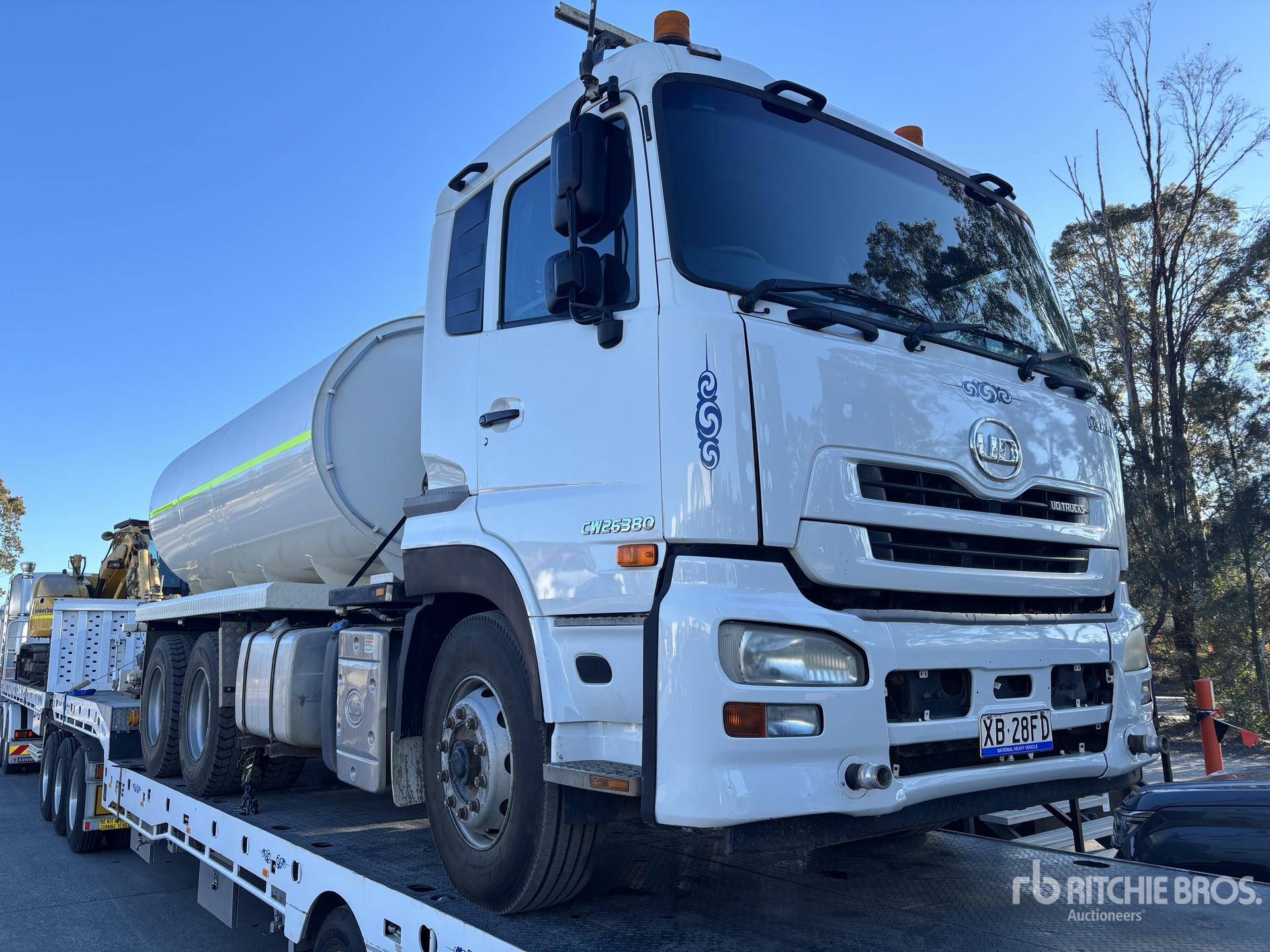 2014 UD Quon 13000 L 6x4 Water Truck
