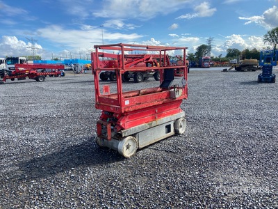 Electric Scissor Lift (Inoperable)