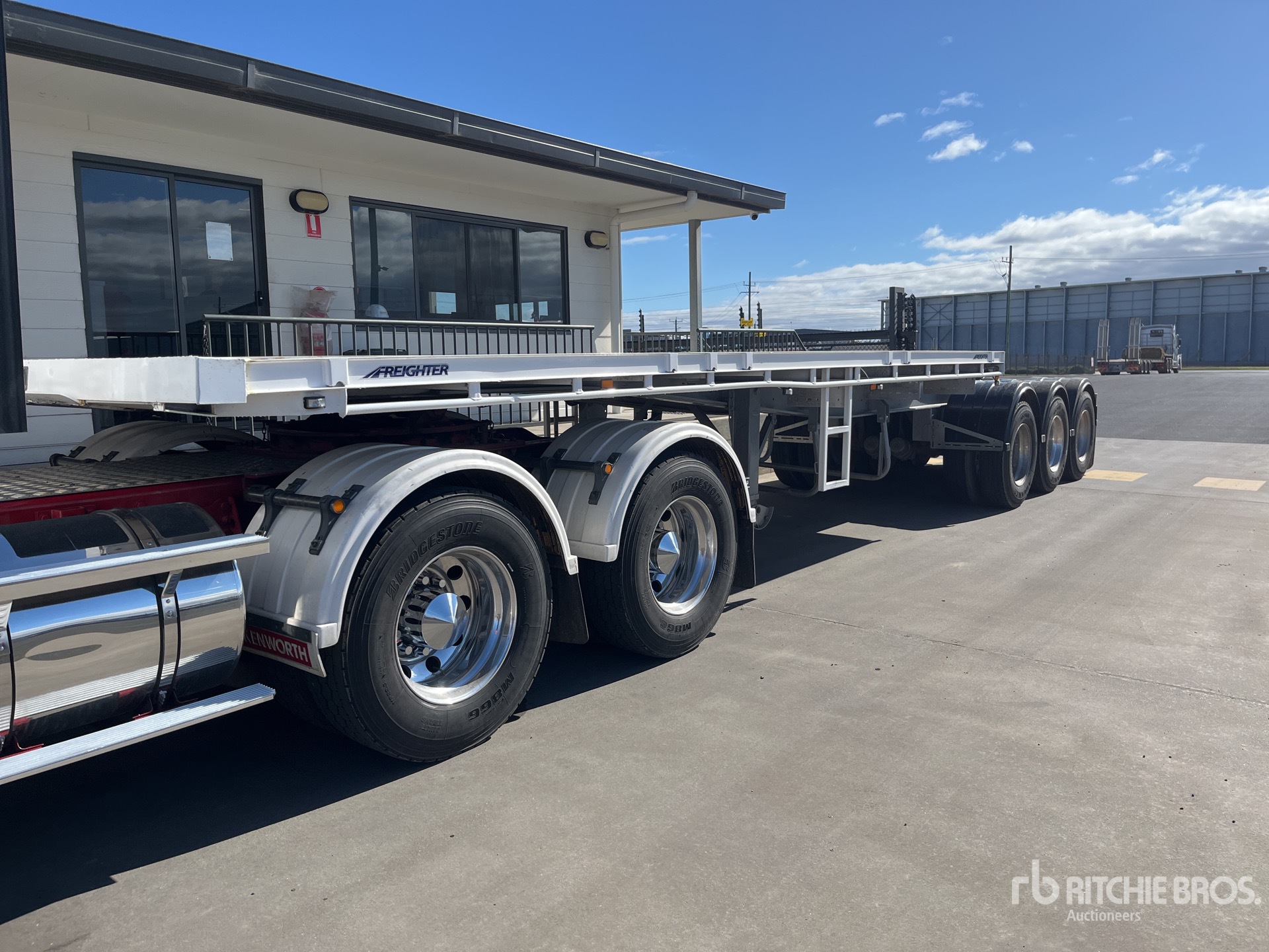 2022 MaxiTrans Tri/A B-Double Lead Flatbed Trailer
