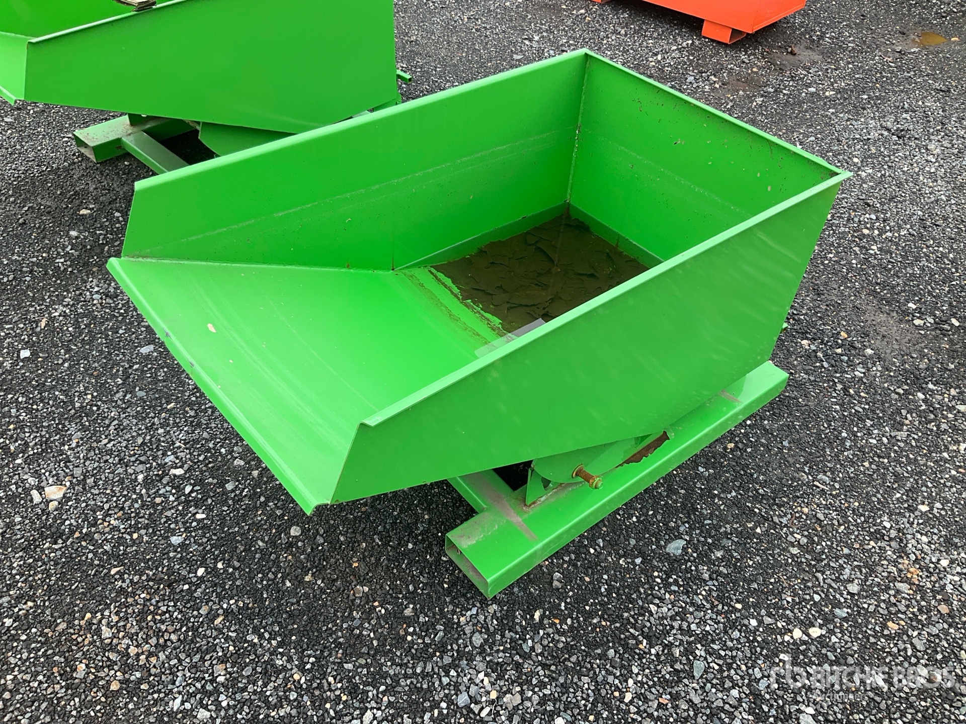 Self-Dumping Hopper