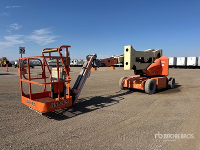 2015 JLG E400AJPN 2WD Electric Articulating Boom Lift