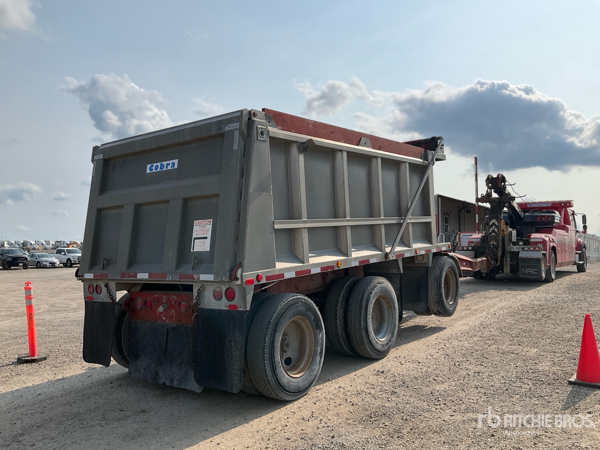 2005 Cobra Tri/A Pup Dump Trailer