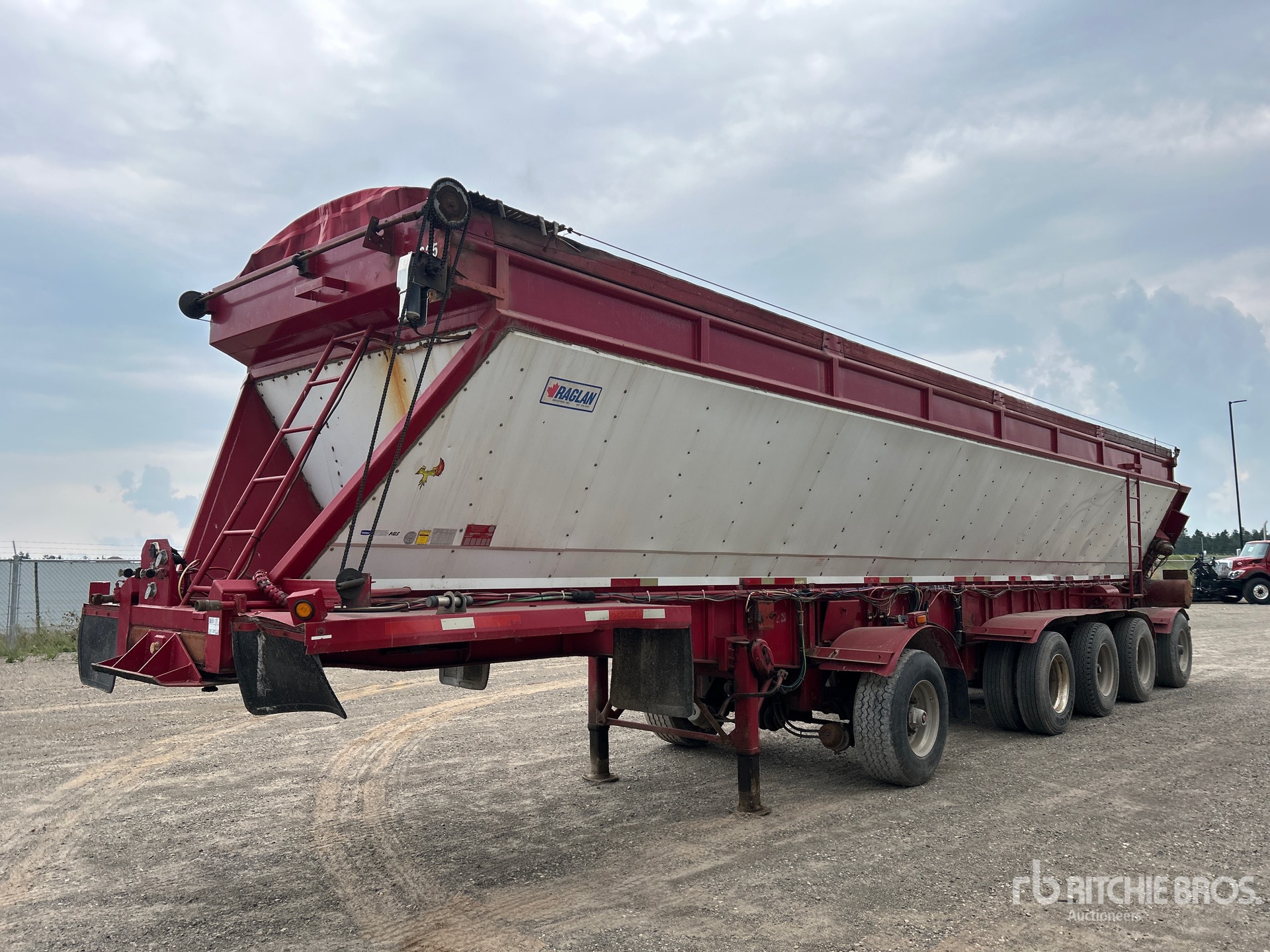 2000 Raglan 44 ft 5/Axle Live Bottom Trailer