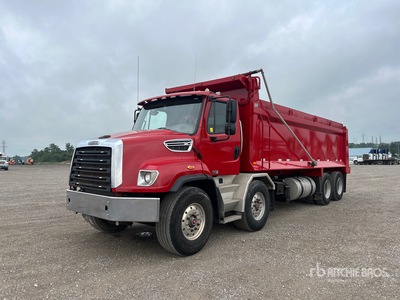 2013 Freightliner 114SD 8x4 Twin-Steer T/A Dump Truck
