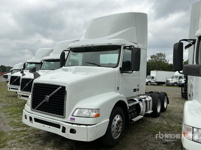 2016 Volvo VNM 6x4 T/A Dagcabine Trekker