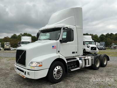 2016 Volvo VNM 6x4 T/A Dagcabine Trekker