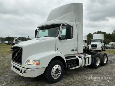 2016 Volvo VNM 6x4 T/A Dagcabine Trekker