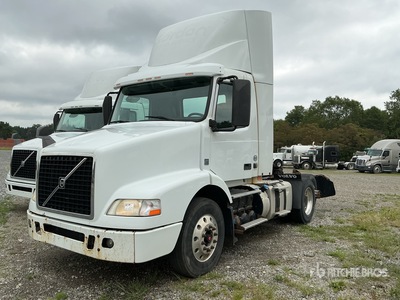 2016 Volvo VNM 6x4 T/A Dagcabine Trekker