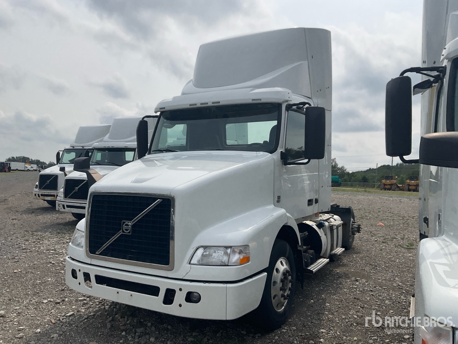 2016 Volvo VNM 6x4 T/A Day Cab Truck Tractor (Inoperable)