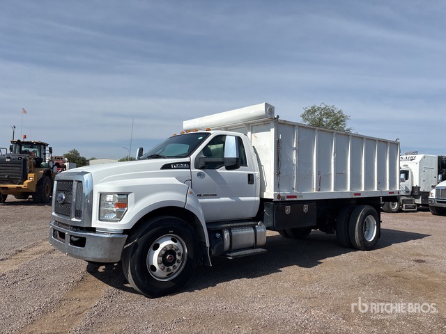 2017 Ford F-750 4x2 S/A Dump Truck