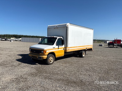 2004 Ford E-450 Super Duty Van Truck