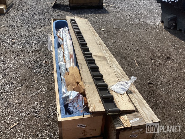 (4) Boeing 901-020-535-105 Aircraft Cargo Rails