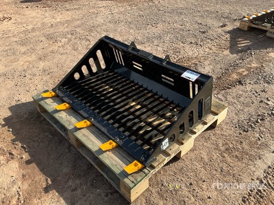 2026 GIYI GY-RB44 44 in Skeleton Mini Skid Steer Bucket (Unused)