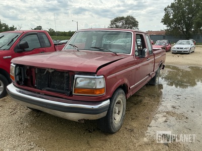 1992 Ford F-150 S Pickup