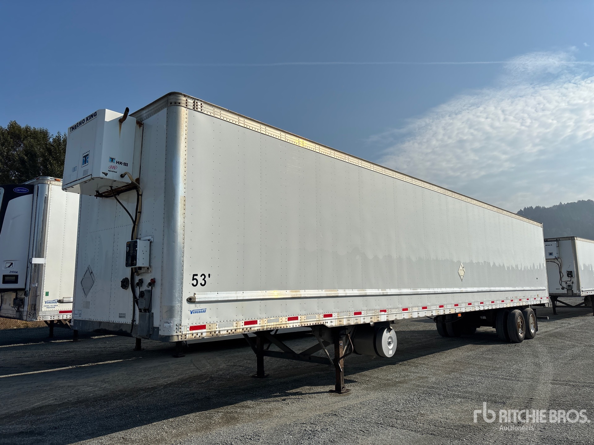 2014 Vanguard 53 ft x 102 in T/A Heated Van Trailer