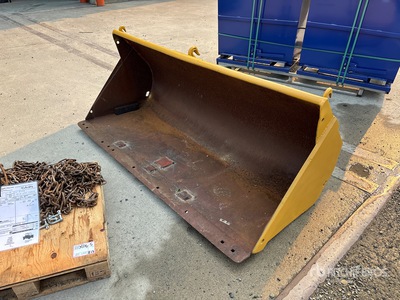 78 in Backhoe Loader Bucket - Fits Case 580