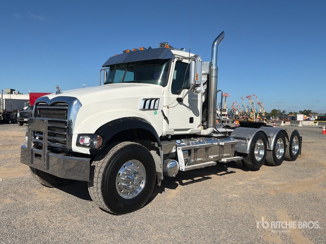 2014 Mack GU713 8x4 Heavy Haul Tri/A Day Cab Truck Tractor