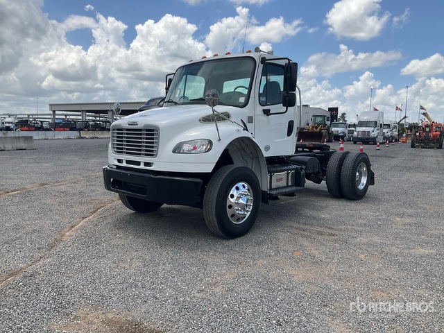 2014 Freightliner M2 4x2 S/A Day Cab Truck Tractor
