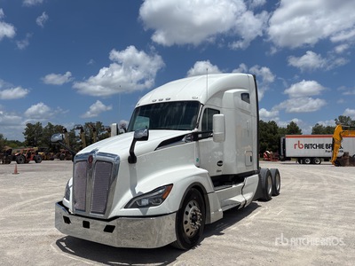 2022 Kenworth T680 6x4 T/A Sleeper Truck Tractor