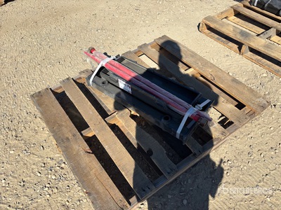 2026 GIYI GY-BF39 39 in Mini Skid Steer Bale Spear (Unused)