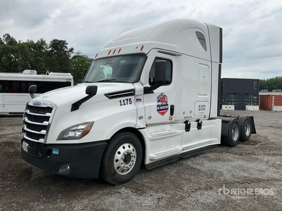 2021 Freightliner Cascadia 126 6x4 تراكتور شاحنة كابينة النوم (ثنائية المحور)