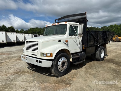 1998 International 4700 4x2 S/A Dump Truck
