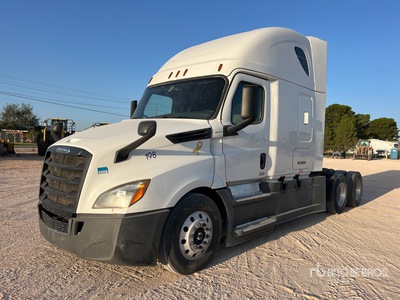 2018 Freightliner Cascadia 126 6x4 Sleeper Truck Tractor