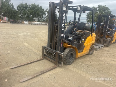 2012 Hyundai 25L-9A 4940 lb Pneumatic Tire Forklift