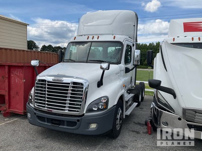 2018 Freightliner Cascadia 125 6x4 Day Cab Truck Tractor