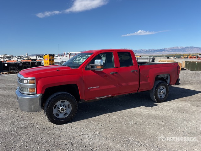 2018 Chevrolet Silverado 2500HD 4x4 Extended Cab Pickup