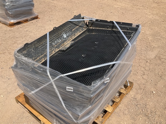 (14) Oshkosh 12606108 Metal Grilles