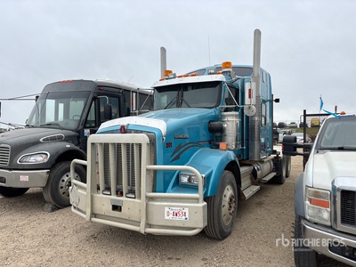 2012 Kenworth T800 6x4 تراكتور شاحنة كابينة النوم (ثنائية المحور) (Inoperable)