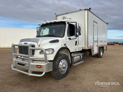 2012 Freightliner M2106 4x2 Camion à vapeur