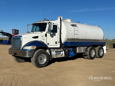 2013 Peterbilt 348 6x4 Camion-citerne à vide