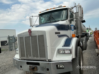 Kenworth 3-Achs Sattelzugmaschine