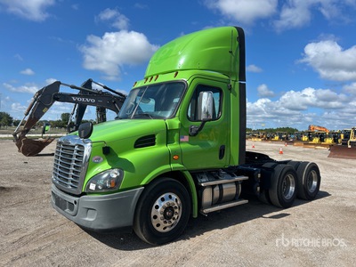2018 Freightliner Cascadia 113 6x4 T/A Dagcabine Trekker