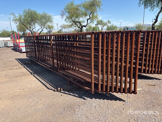 Quantity of (10) 24 ft Coral Livestock Panel
