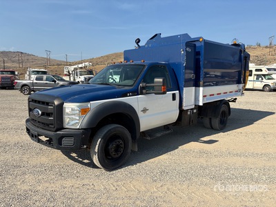 2011 Ford F-550 XL 4x4 شاحنة جمع النفايات