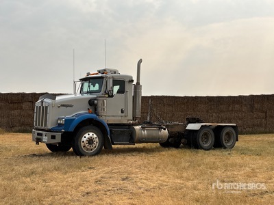 2005 Kenworth T800 6x4 T/A Day Cab Truck Tractor