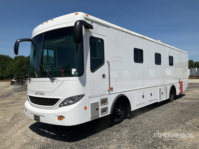 2018 Thomas 4x2 Bus