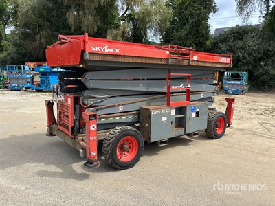 2015 Skyjack SJ9250 RT 4x4 Diesel Scissor Lift