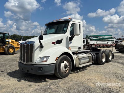 2015 Peterbilt 579 6x4 Ciągnik siodłowy T/A z kabiną dzienną