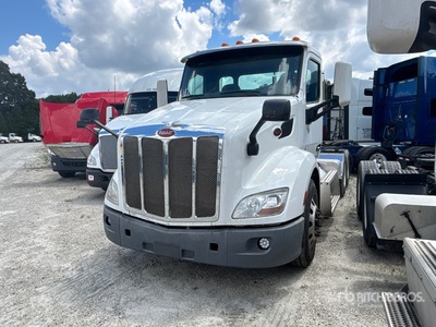 2015 Peterbilt 579 6x4 T/A Day Cab Truck Tractor